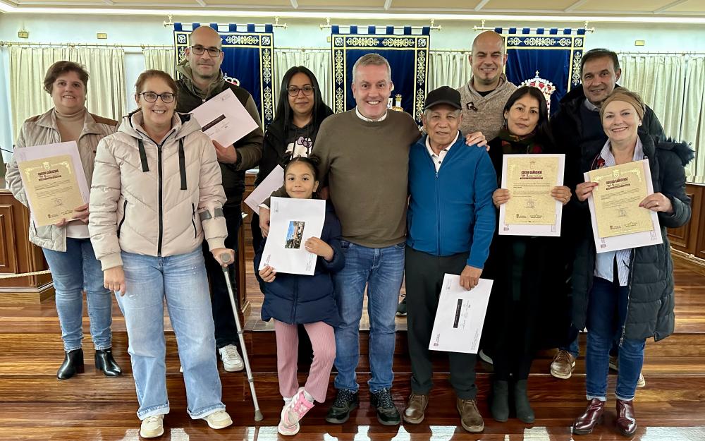 O Alcalde entrega os primeiros premios aos gañadores do concurso de apoio á hostelería local