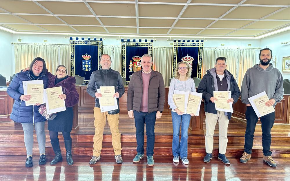 O Alcalde entrega os primeiros premios aos gañadores do concurso de apoio á hostelería local