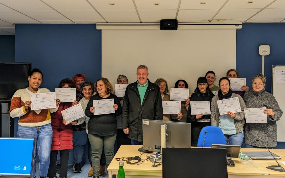 Este martes clausuramos o curso de «Asistente Persoal no Medio Rural» no que participaron 16 alumnos.