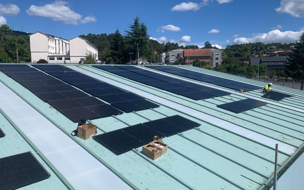 O Pleno da Cañiza aproba a adhesión ao proxecto “Concellos de Reto Demográfico + Renovables III” para impulsar a enerxía solar e o autoconsumo colectivo