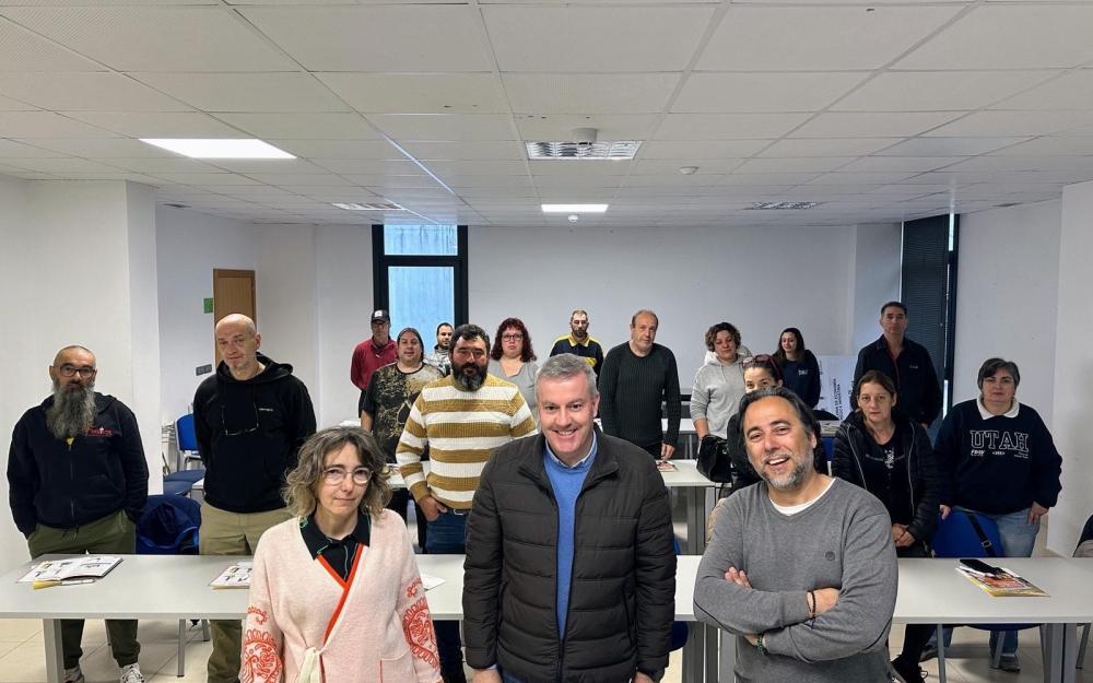 Asistimos á apertura do curso de carretilla elevadora celebrado este venres 9 de maio.