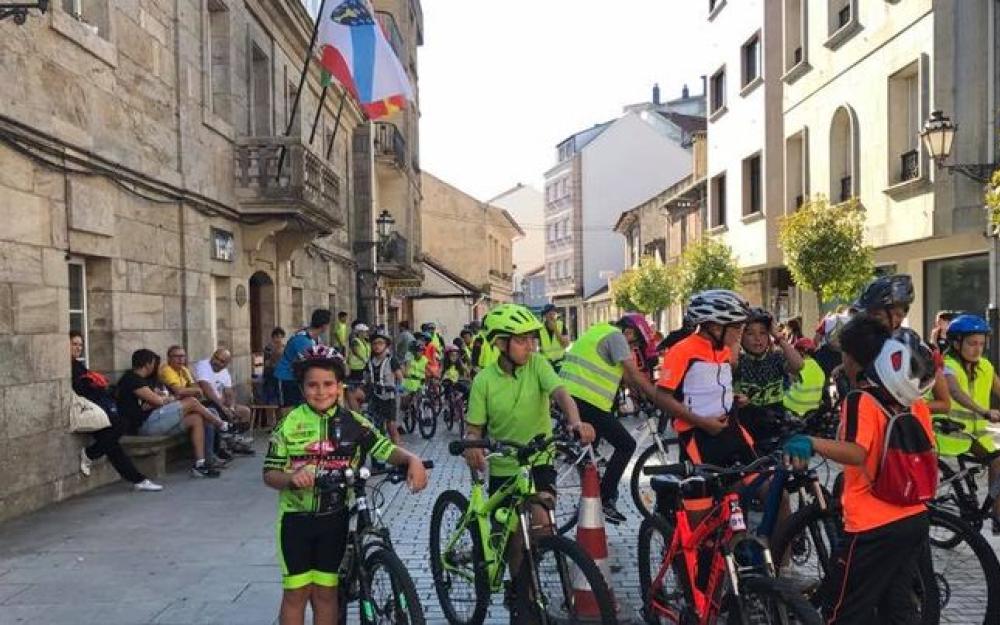 Festa da Bici o 9 de agosto de 2022 con saida dende a rúa Oriente. ao rematar sortearemos unha bici