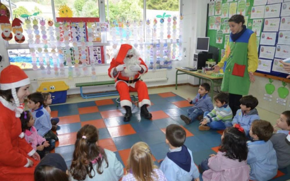 Visita de Papá Nöel aos coles. Nadal 2023 do Concello da Cañiza