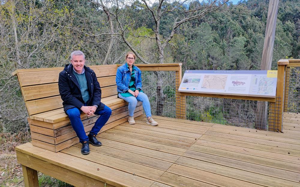 Estreamos novo miradoiro e zonas de descanso no Couto, no sendeiro da REDE NATURA sobre o río RIBADIL