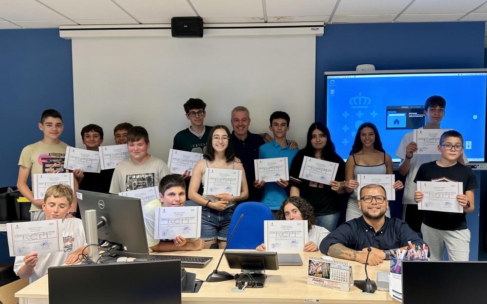 O Concello da Cañiza clausura o curso “Xuventude TIC de Verán” con entrega de diplomas a estudantes de ESO e Bacharelato