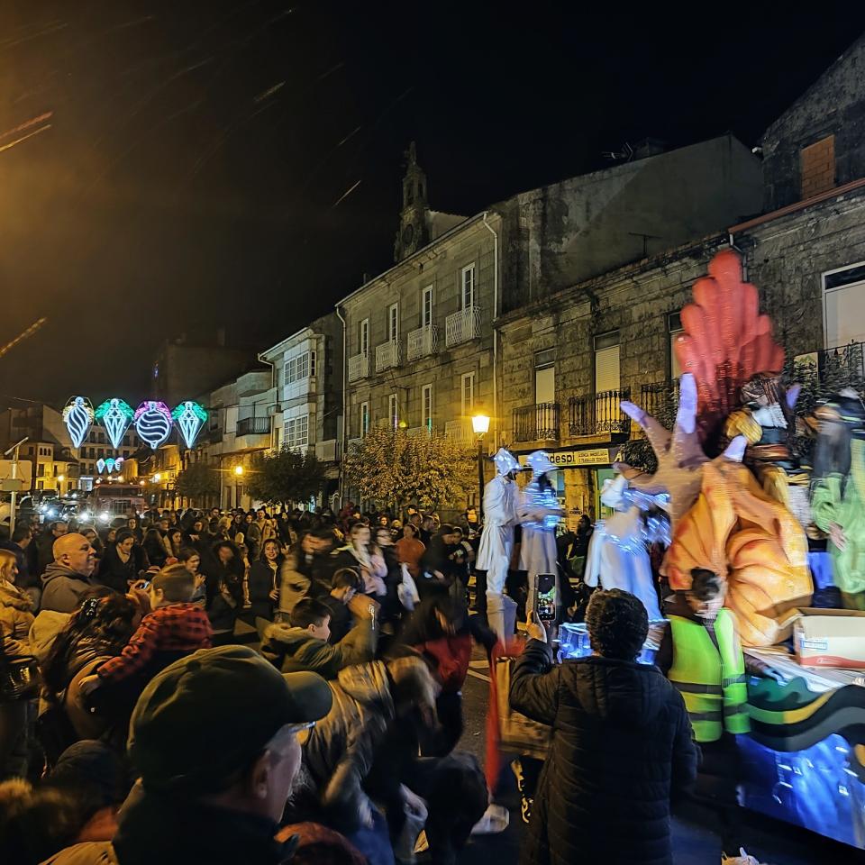 Cabalgata de Reis 2023. Imaxes do desfile polas rúas da Vila