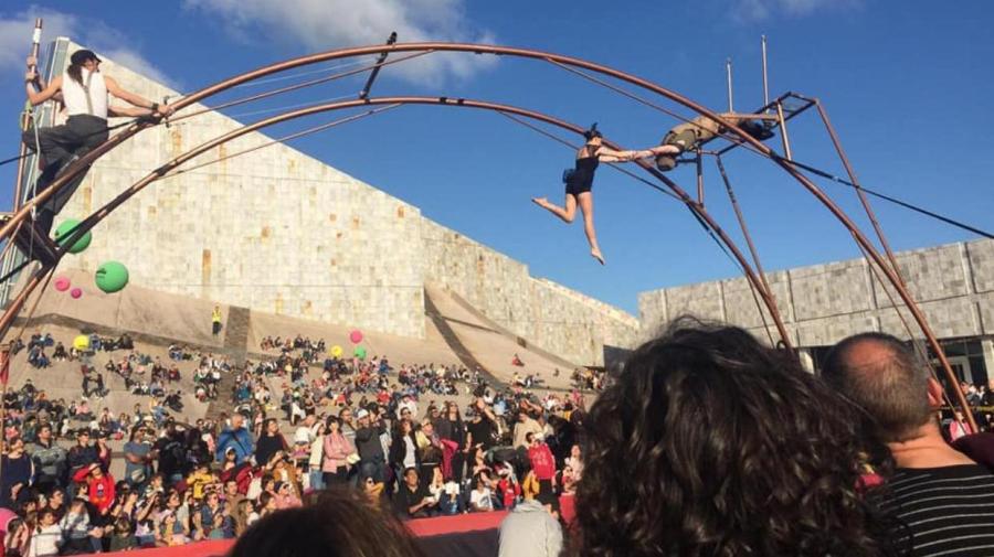 Circo Aereo Volando Vengo, o mércores 10 de agosto ás 22.30h na Praza Maior da Vila