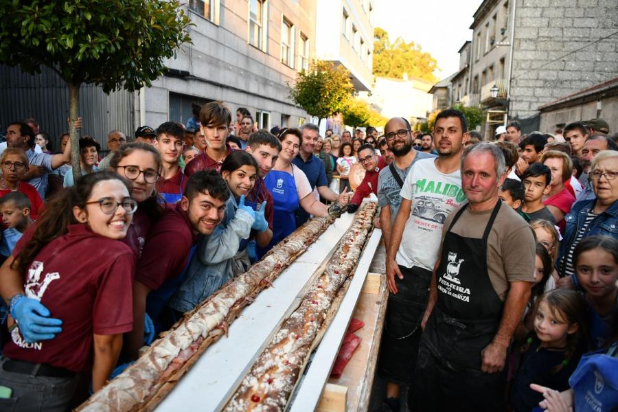 Obradoiro de Pan e bocata xigante de xamon diante da Casa do Concello este sabado 13 de agosto
